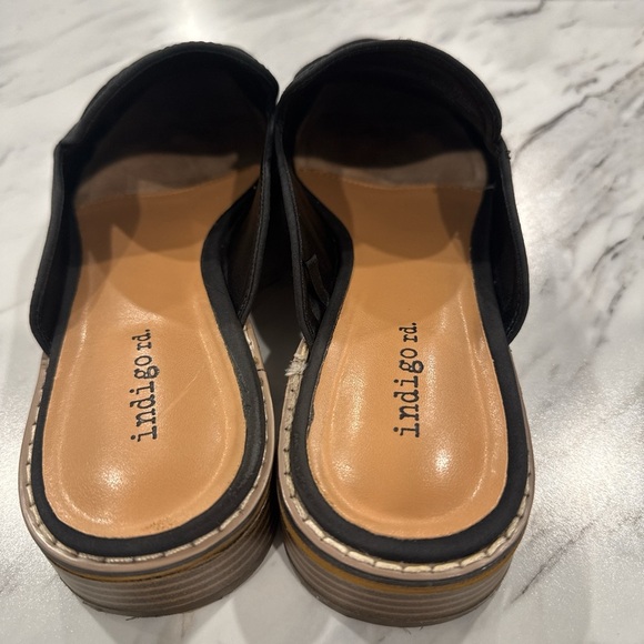 Indigo Women's Black Mules with Braided Detail size 8 - Picture 4 of 13